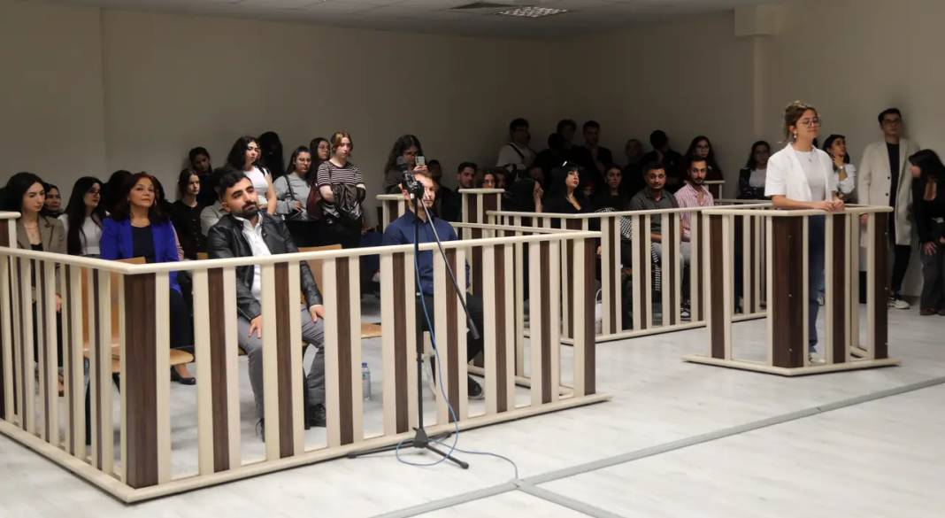 AÜ Hukuk Fakültesi’nde Mahkeme Kuruldu 4